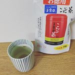 玉露園のコンブ茶をお試し😃スタンダードにお茶として飲んでみた。顆粒タイプなので熱湯を注ぐだけで簡単にお茶に🍵色が薄い感じがしたけど味はシッカリと😳梅と昆布の優しいお味🥰&hellip;のInstagram画像
