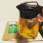 最近お茶を沸かして入れるのにハマってる！ペットボトルのお茶をずっと買っていたけど毎日かさばるから嫌になった！#タイガールイボスティー #ルイボスティー #生葉ルイボスティー #オーガニックルイ&hellip;のInstagram画像