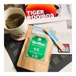 お試しさせていただきました！オーガニックルイボスティー🍵見た目は緑茶っぽい。とってもいい香りでおいしい🥰テトラ型のティーバッグは初めて見ました👀これで茶葉がよく回るそう&hellip;のInstagram画像