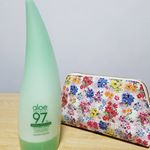 初投稿♪HOLIKA HOLIKA　アロエ97%スージングローションを使ってみました。クリームを塗るとかなりしっとりしていて、つけ心地も良く、においも気にならなりません。オスス&hellip;のInstagram画像