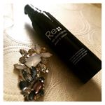 🌸リ ダーマラボ🌸モイストCセラム美容液　をご紹介します💕﻿【使用感】スッと肌に馴染み、ベトベトせず潤います﻿。少量でもきちんと潤いを実感できるので、毎回使ってます(*^^*)&hellip;のInstagram画像