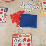 Alphabet Bingo Board Gameを遊ばせて頂きました。﻿４歳の娘。英会話教室に１年通ってますが、未だにアルファベットを覚えれてなく😅﻿学習用のテキストも買ってみたけど、これの&hellip;のInstagram画像