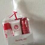 *~ドゥ サンクィル　スターターセット~@decinqiles.jp.スターターセットでお試し💓可愛くて包装されて届きました😍中身は全部で5つ🖐○クレンジングオイル　20ml&hellip;のInstagram画像