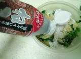 「今日はほうれん草のごま和えと、鶏そぼろに」の画像（1枚目）