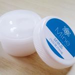 Mineオールインワンジェル2週間分試供品 エーゲ海の樹木からとれるエイジングケア成分マスティハ、マスティハ配合のオールインワンジェルですプルプルでとろんとしたテクスチャー肌はもっちり&hellip;のInstagram画像