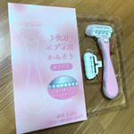 ニッケンかみそりの3枚刃ボディ用かみそり私は肌が弱いので、無駄毛を剃る時はいつもシェービングジェルを塗っているのですが、こちらのかみそりは従来のセーフティーガードより細かいマイクロガードが付い&hellip;のInstagram画像