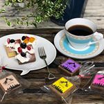 Fat Witch Bakeryさんのブラウニー6個入りをお試ししました😍・私がお試ししたBASICSブラウニー6個入りは・・・オリジナルスノーレッドブロンドダブルチョコ&hellip;のInstagram画像