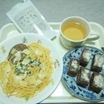 . 【はとむぎエキス末】 .私は商品の名前時点で何コレ❔という気持ちだったのですが、健康の為に必要なビタミンBや鉄分・カルシウムも含まれている粉末サプリみたい♪ .不規則な生活をしている私には&hellip;のInstagram画像