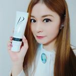 W洗顔不要のメイク落としジェル˙˚ʚ&hearts;ɞ˚˙スクラブがとっても気持ち良かったです🥰柑橘系の香りがして癒されました！🍊🏵・・洗い落とすとお肌がふっくらすべすべ😍❣️ 動画頑張ってみま&hellip;のInstagram画像