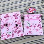 花粉症の予防にはやはり手洗い、うがい、そしてマスクですかねーひどくなってる人を見ると、本当にかわいそう&hellip;予防して気をつけたいです。写真は浅草寺のお店で買いました☺️ かわいくて&hellip;のInstagram画像