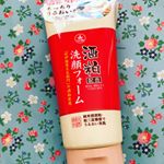 とっても上質な泡で理想のお肌に洗いあげる洗顔フォームに出会えました！酒粕と日本酒配合のしっとり泡で、もっちりうるおい肌に導きます。酒粕や日本酒に含まれるビタミンB２や豊富なアミノ酸は、肌のうる&hellip;のInstagram画像