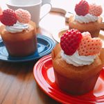 手作りマフィンいちごが乗ってると子どものテンションが違う😆楽しいおやつタイム♪#おうちカフェ　#ブルックス　#手作りショコラピタ　#愛の木に願いを #メリーチョコレート #monipla &hellip;のInstagram画像