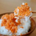 こちらもいただいた#函館あさひ#荒ほぐし鮭明太風味 🥰鮭フレークの中にカラフトシシャモ卵が入っていてプチプチ食感がすでにおいしいw辛子明太風味なので少しピリッとがご飯に合います❤延々食&hellip;のInstagram画像