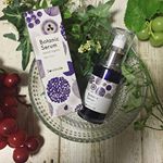 .本日の超おすすめコスメ✨肌への優しさと実感力にこだわった本格派オーガニックコスメ！.たっぷりと処方したぶどう由来成分のチカラで年齢を忘れる肌へ💕 . 潤いやバリア力、若々しさにアプロ&hellip;のInstagram画像