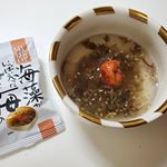 紀乃家さんのお吸い物をお試しさせていただきました。フリーズドライなんだけど&hellip;さすが梅干しのお店。この梅が本当においしい！！とろっとした海草スープに梅を崩していくのがたまらないです😌とても手&hellip;のInstagram画像