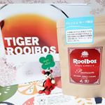 タイガールイボスティーのモニターに選んで頂きました。普段からルイボスティーが大好きでよく飲んでいます☆タイガーさんのルイボスティーは、南アフリカのルイボス農園の最高級の茶葉を使用し、他のお茶の香り&hellip;のInstagram画像