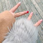 ピース✌️・・・#peace#sign#girls#instagood #follow#instapic#winter#osaka#愛の木に願いを #メリーチョコレート #mo&hellip;のInstagram画像
