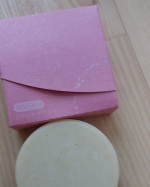 私の大好きなせっけん♪今は便利な泡で出てくるタイプの洗顔料もあるけど、私は固形せっけん派です(*^^*) ほんのり、柚子の香りがして癒されます。泡立ちも良くて洗い上がりはしっとり。大事&hellip;のInstagram画像