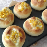 築野食品さんのパンとお菓子がふんわりと美味しく仕上がるP&Bオイル のお試しをさせて頂けることになったので、早速旦那の好物。コーンパンを焼いてみました。製菓・製パン専用のこめ油と言う事&hellip;のInstagram画像