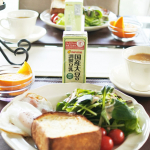 お味噌と豆乳で有名な「マルサン」さんの「国産大豆調製豆乳」をお試しさせていただきました。大豆固形分9％の濃厚タイプです。朝食時にいただきましたが、大豆の風味がしっかり広がって、飲みやすくてとて&hellip;のInstagram画像