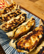 マッスルギョーザをモニターさせて頂きました。しっかり味が付いていてそのまま食べて美味しかったです。鶏ささみの食感、しその風味もありあっさりだけど大満足！私は好きだわーカロリー、糖質、脂&hellip;のInstagram画像