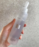 ホワイトラッシュ 美白化粧水150mL3種類の美白成分配合でシミ・くすみ対策でき、3種類のヒアルロン酸&times;3種類のコラーゲン配合で高保湿。また2種類の肌トラブル防止成分配合なので、ゆらぎがちな生&hellip;のInstagram画像