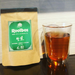 コストコのルイボスティーを麦茶代わりに飲んでたんやけど娘の前歯が茶渋にやられたので麦茶に戻してたけど_やっぱりルイボスティー美味しい！そんで、この生葉ルイボス、薄めに作って&hellip;のInstagram画像