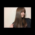 気になってたクレイツイオン(@createion )の エアスリークヘアアイロン使ってみましたん💓これ今まで使ってきたヘアアイロンと違って面白い😳設定温度になるとエアホールから風が&hellip;！🌬.&hellip;のInstagram画像