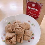 *...きょうの朝ごはん＊.全粒粉100%のスコーンとオーガニックルイボスティー☕️.ノンカフェインだから妊娠中でも安心して飲めて◎全然クセがないし飲みやす&hellip;のInstagram画像