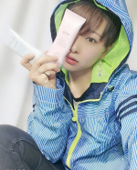 @shizuka_by_shizuka_ny 様より シズカホットクレイを頂きました💕 素敵な箱に入って届いたよ🥺*W洗顔不要の温感クレイ🌟 無添加・温感クレイは、顔の印象を トーンアップ&hellip;のInstagram画像