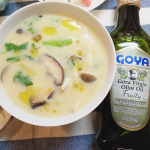 ～今日の晩ごはん～◆#レタスときのこの豆乳コーンスープコーンクリーム、豆乳、コンソメ、塩胡椒、椎茸、しめじ、玉ねぎ、レタス最後にEXVオリーブオイルたらり。◆#豚の味噌漬け焼きと野菜炒&hellip;のInstagram画像