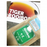 ☕️生葉ルイボスティー☕️﻿﻿﻿新芽のみを使った贅沢なルイボスティー✌️﻿﻿﻿カフェインがゼロで、ミネラルが豊富に含まれています👼なので、いつでも飲めます！﻿﻿ポリフェ&hellip;のInstagram画像