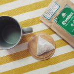 TIGER生葉ルイボスティー❤︎ 以前TIGERさんのプレミアムルイボスティーを飲んだのですが、今回は生葉ルイボスティー❤︎ 新芽のみを蒸気でむして出来ているのが生葉で、ルイボスティーなのに黄色っぽい&hellip;のInstagram画像