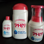 アトピタ 薬用保湿入浴剤、保湿全身泡ソープ、保湿全身ミルキィローションをいただきました😆豪華～🙏✨ ３つとも秋ごろから愛用中です😍おかげで一年前は荒れててアトピーかも？なんて言われたこともあったけ&hellip;のInstagram画像