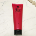 jusokuroの重曹クレンジング重曹と炭のWの効果で毛穴の汚れにも期待できそう！使ってみて黒いジェルがメイクによく馴染んでファンデすっきり落ちました♡取れすぎて乾燥するのかな？と思っ&hellip;のInstagram画像