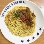 .■ キンレイ  お水がいらない 汁なし麻辣担々麺.タレ、麺、具が一つになっているので、電子レンジで温めるだけで食べられます◎痺れ、辛味、甘味、酸味、旨味が絡み合う、クセになっ&hellip;のInstagram画像