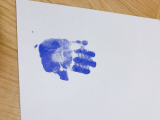 「画期的！足も周りも全く汚さずにお子さまの足型が取れます♪」の画像（3枚目）