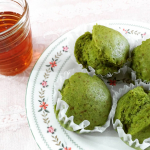 抹茶蒸しパン！いつもは溶かしバターでつくるんだけど、今回はパンとお菓子専用のプレミアムこめ油を使って作ってみました(*&acute;з`) いつもより軽い仕上がり～♪ #築野食品 #お菓子作り #お菓子作&hellip;のInstagram画像