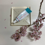 シカクリームといえば、韓国コスメのイメージだった私。ニキビや毛穴、ニキビ跡も気になる肌質で、いつかは試してみたいと思っていたシカクリームが、まさかの日本産のコスメで体験できるなんて😍❣️.&hellip;のInstagram画像