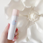 メイクカバーうるおいミストミストは日中何回も使用します🥰でもメイクが崩れてしまうものは🆖こちらのミストはメイクの上から3秒スプレーするだけで化粧崩れ外的乾燥を防ぎます。&hellip;のInstagram画像