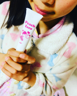 ・・Peach face  ピーチ・フェイス・顔のウブ毛専用抑毛美肌ジェルクリーム25g  3850円・・顔のウブ毛の悩みから解放されたい！と思っている子供&hellip;のInstagram画像
