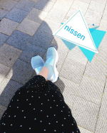 nissenのスリッポンスニーカーでコーデ。お散歩にうってつけのスニーカー👟とっても軽量で片足200gだし、メッシュ素材だから蒸れなくて良かった💖ワイズが3Eもあるから、幅広ギリシャ足の私でも&hellip;のInstagram画像