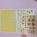 2回目のお名前シール投稿失礼します✨4月から使えるようにと傘にお名前シールを貼らせていただきました(^｡^) 本人も可愛いねーと😍🤝 写真付きゎ良い様な。悪い様な。今ゎ可愛くて良いけど大きくな&hellip;のInstagram画像