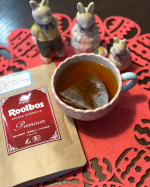 お湯を入れて2〜3分でルイボスティーの完成‼️ルイボスティーってクセがあり飲みにくいイメージがありますが、香りも良く飲みやすかったです😆✨オーガニックなので子供にも安心してのませることができま&hellip;のInstagram画像