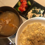 ちょっと早めの夜ご飯&hearts;️ オートミール卵粥(30g)豚汁トマトときゅうりの酢の物ほうれん草の白和え抹茶味のプロテイン(豆乳割り)今日からこの2つのタブレットお供😳左がHMB&hellip;のInstagram画像