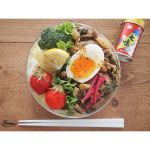 🍓美肌＆免疫力アップ🌹綾町産のお野菜de発酵あじ豚丼弁当/効能付き🍓こんばんは、3/28、土曜日。あっという間に3月も終わりに近づき。はやか〜。な、昨日のお弁当。__🍓おしなが&hellip;のInstagram画像