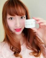 大人気のオールインワンジェルがパワーアップしてリニューアルしたとのことでさっそく使ってみたよ♪美白力、美肌力、保湿力がアップしたんだって！！✨ 顔からデコルテまで使っていますが、夜塗る&hellip;のInstagram画像