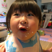 「食欲旺盛姉妹♡」【こどもの笑顔あふれるおいしい食卓風景】写真コンテスト！「お祝いの春！祝いの食卓に子どもの笑顔を咲かせよう♪」の投稿画像