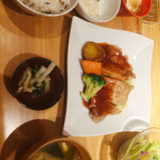 「おいしく」【こどもの笑顔あふれるおいしい食卓風景】写真コンテスト！「お祝いの春！祝いの食卓に子どもの笑顔を咲かせよう♪」の投稿画像