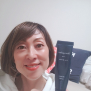 「お部屋で」【美白スキンケア】化粧品の&Prime;顔出しモニターさん&rdquo;募集！の投稿画像